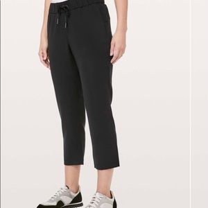 Lululemon On The Fly Crop Woven